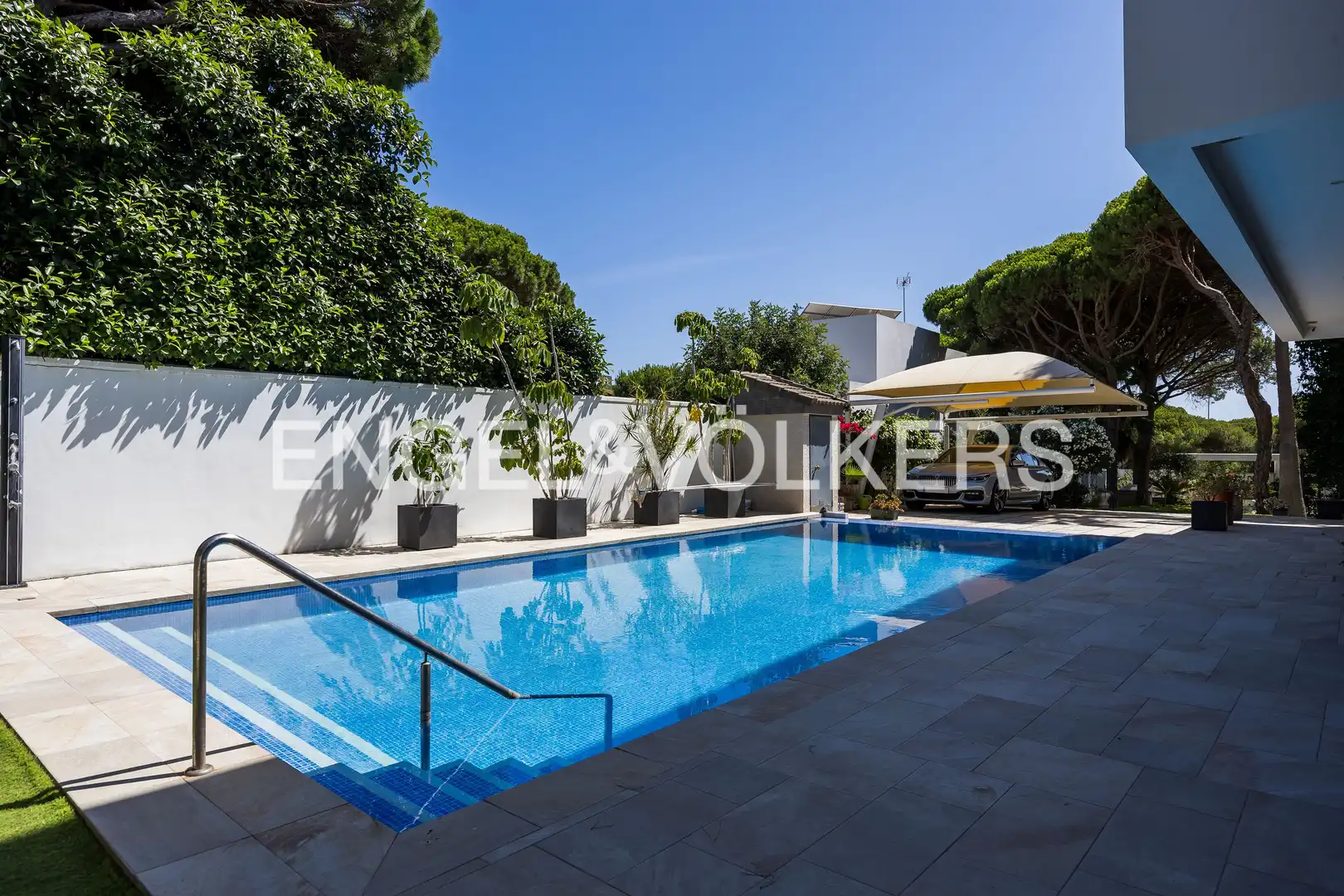 Piscina de Casa o xalet en venda en Chiclana de la Frontera amb Aire condicionat, Calefacció i Jardí privat