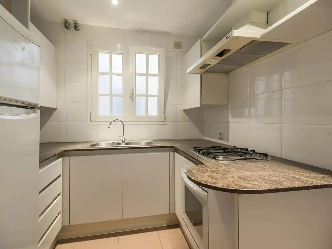 Cuina de Apartament en venda en Barcelona amb Calefacció, Parquet i Terrassa