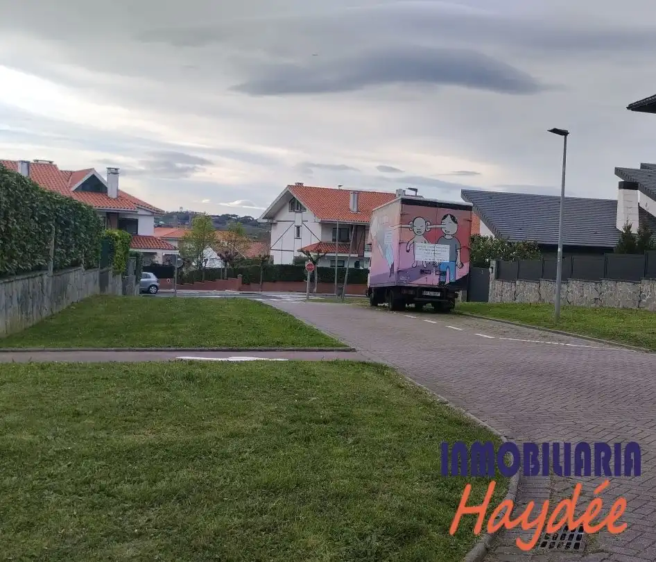 Parking de Casa o chalet en venta en Berango con Calefacción, Terraza y Trastero