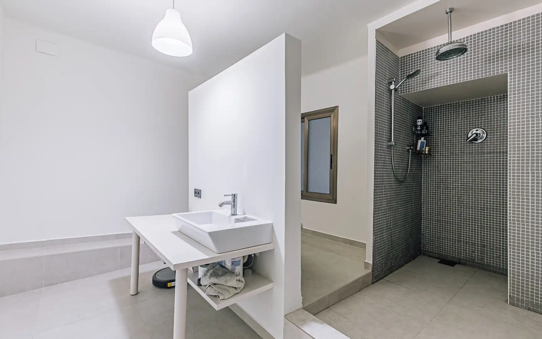 Badezimmer von Wohnung zum Verkauf in Barcelona mit Klimaanlage, Heizung und Möbliert