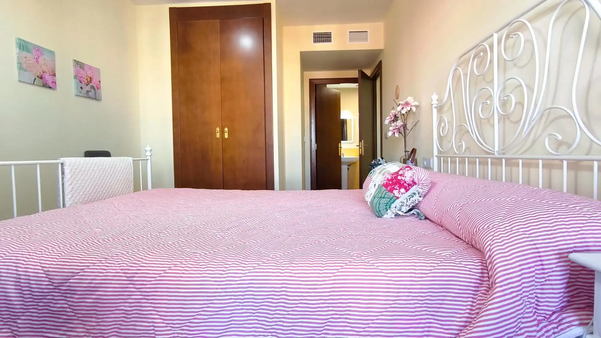 Habitación de Apartamento en venta en Ayamonte con Terraza, Amueblado y Piscina comunitaria