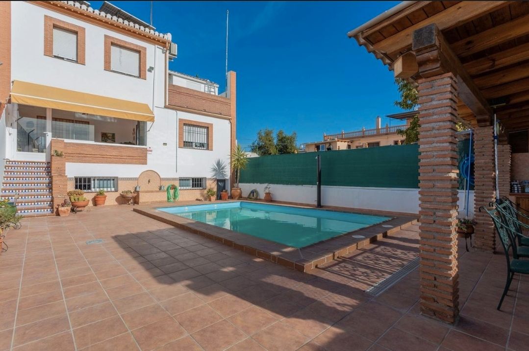Piscina de Casa adosada en venda en Pulianas amb Aire condicionat, Calefacció i Terrassa