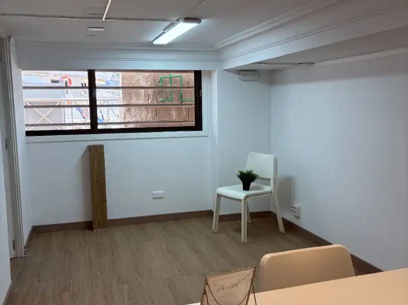 Büro zur Miete in Arona mit Terrasse, Möbliert und Internet