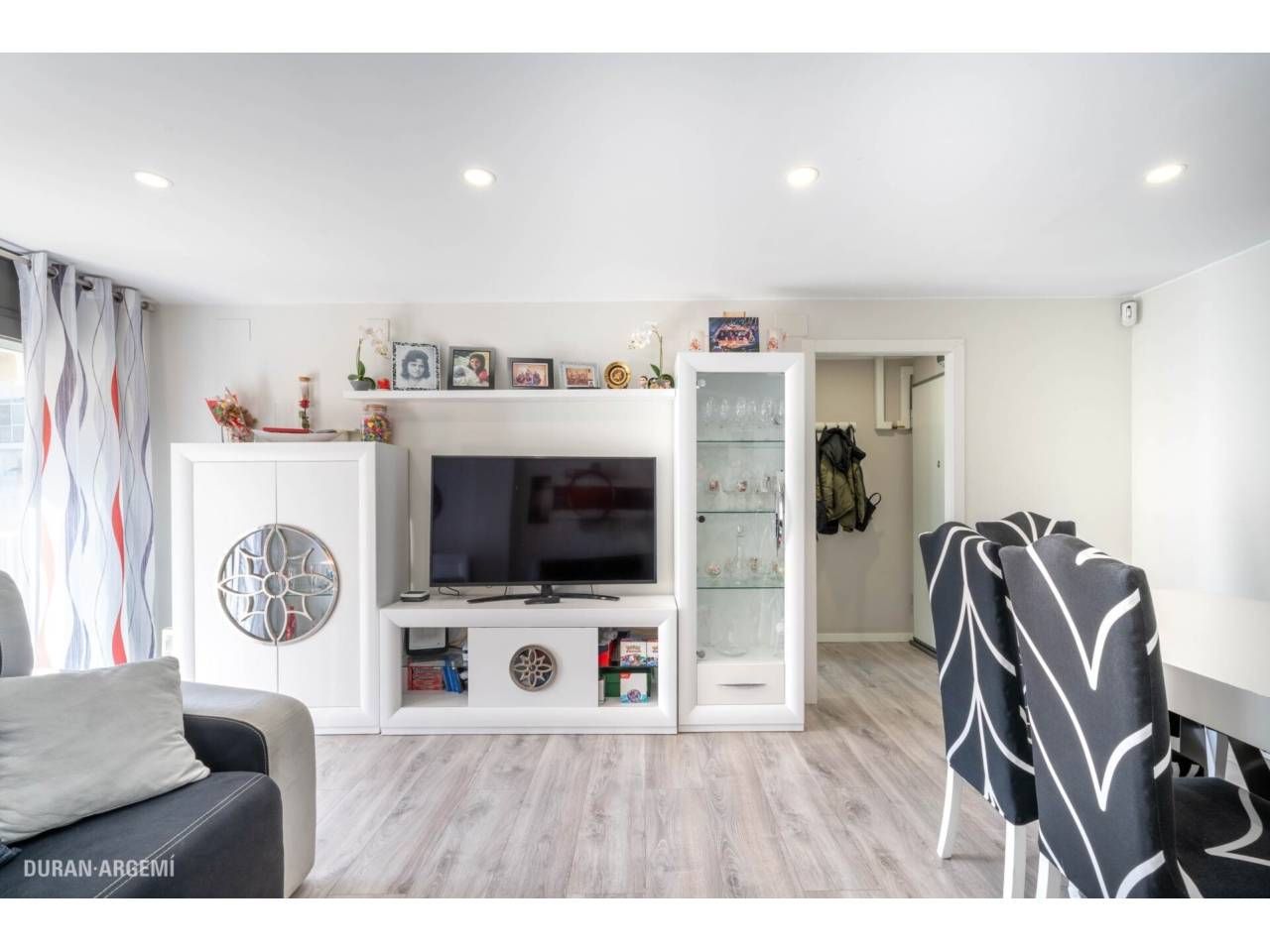 Sala d'estar de Pis en venda en Terrassa amb Calefacció, Parquet i Balcó