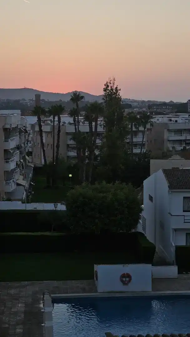 Vista exterior de Pis en venda en El Vendrell amb Aire condicionat, Piscina i Balcó