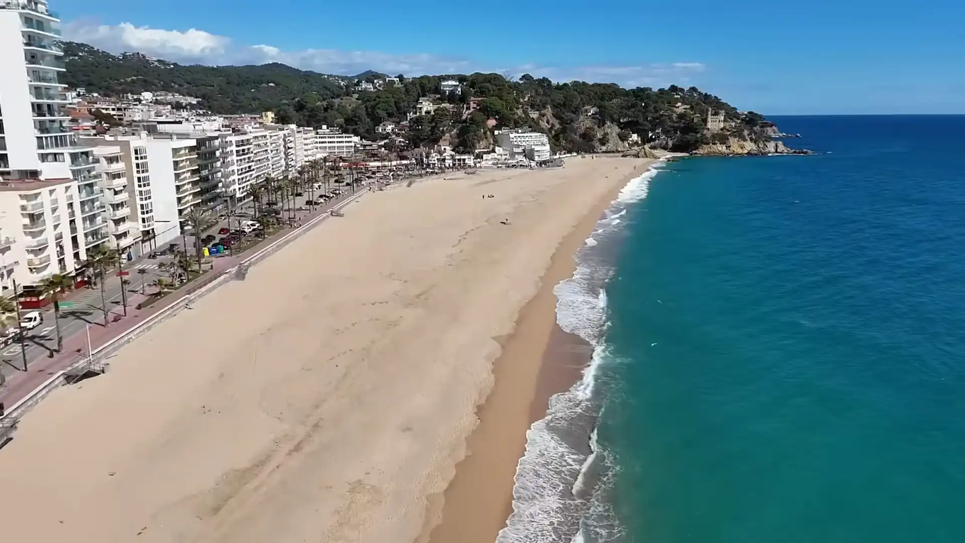 Außenansicht von Gebäude zum Verkauf in Lloret de Mar mit Gemeinschaftspool