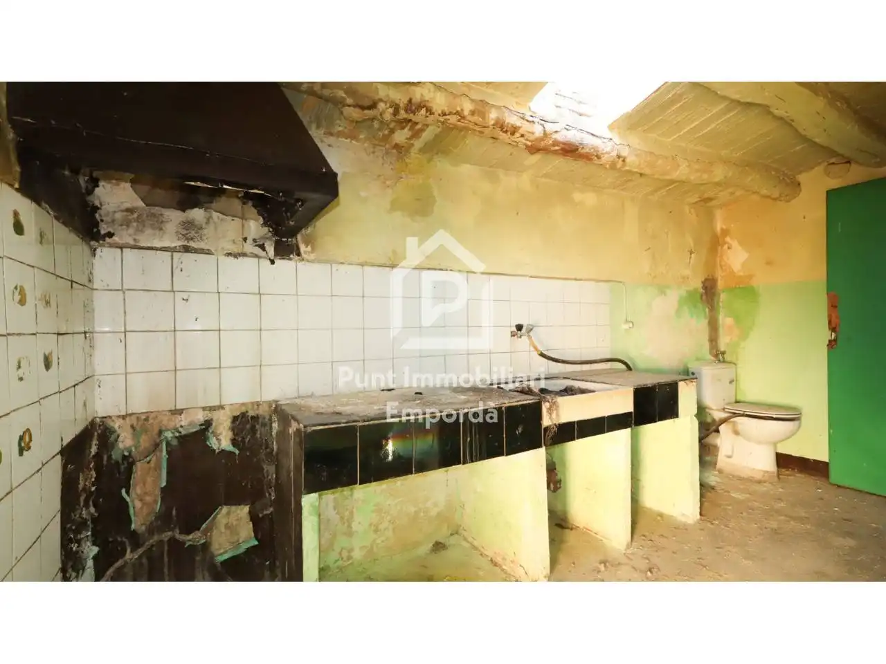 Kitchen of Houses for sale in Santa Llogaia d'Àlguema