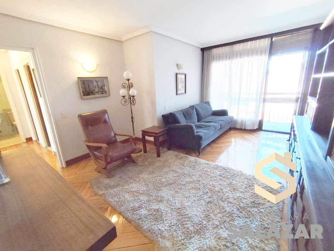 Sala d'estar de Pis en venda en Bilbao  amb Calefacció
