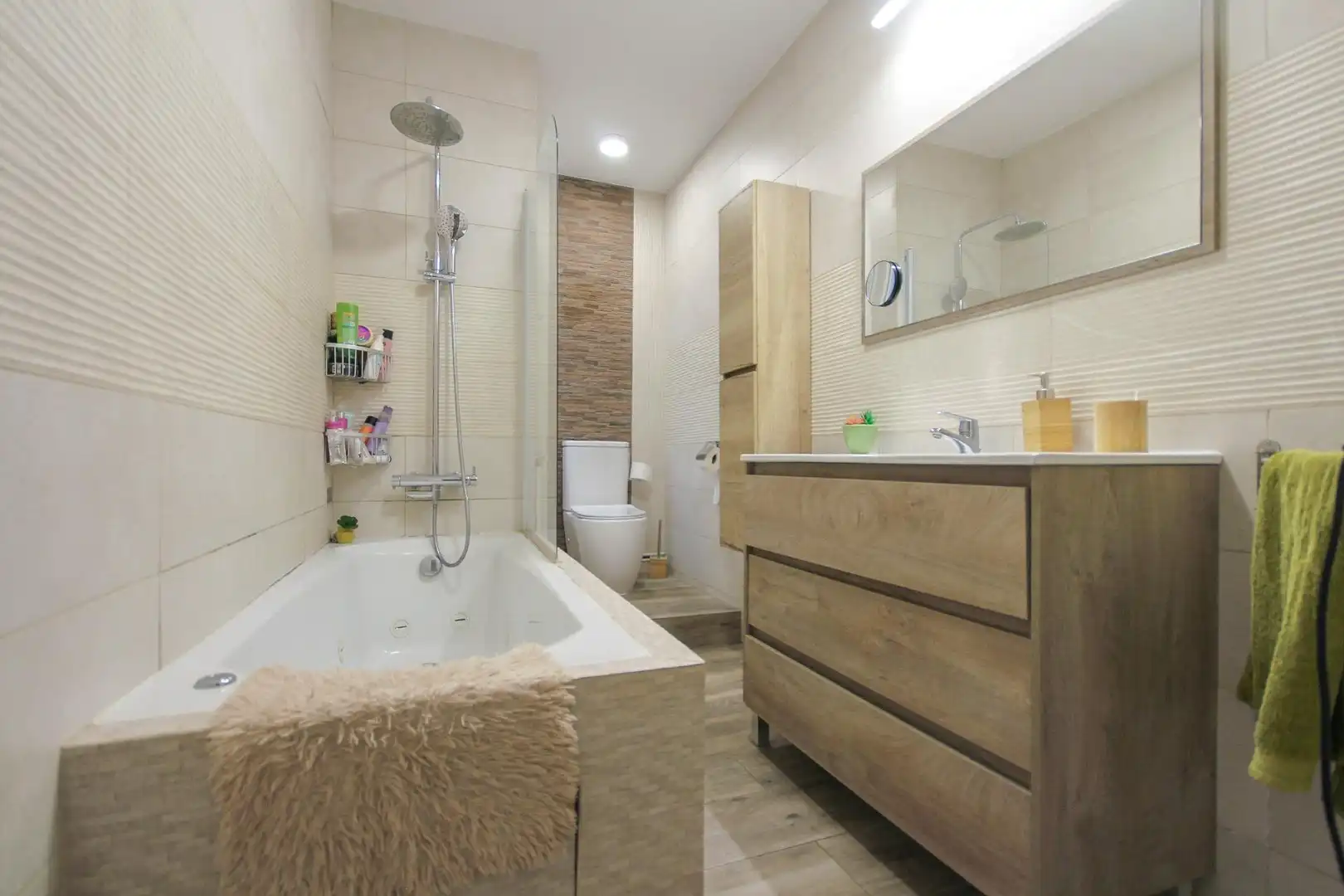 Baño de Ático en venta en Cerdanyola del Vallès con Aire acondicionado, Calefacción y Jardín privado