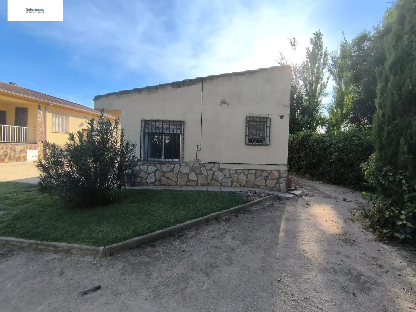Vista exterior de Casa o xalet en venda en Albacete amb Aire condicionat, Calefacció i Jardí privat