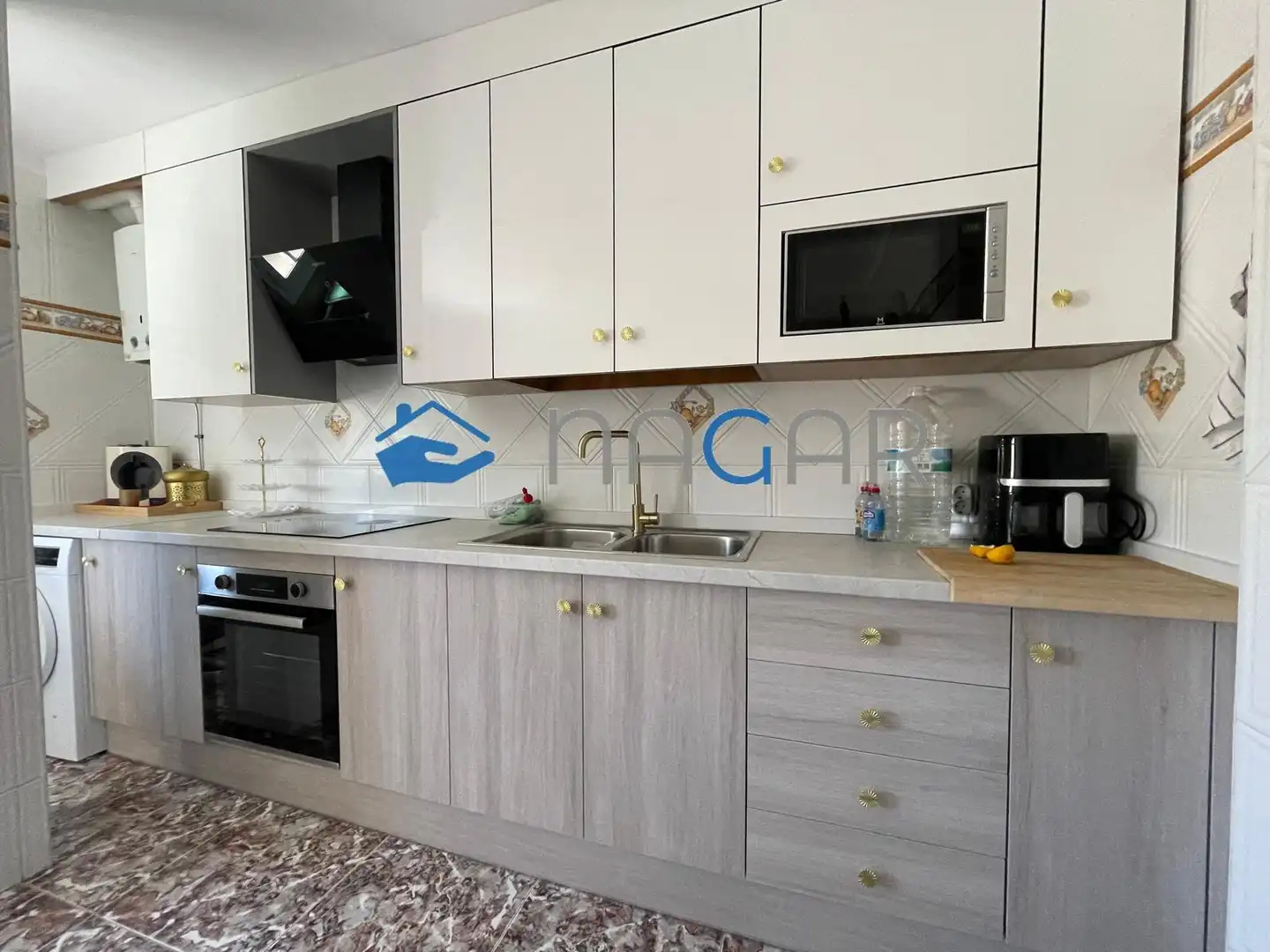 Cuina de Pis en venda en La Línea de la Concepción amb Aire condicionat i Moblat