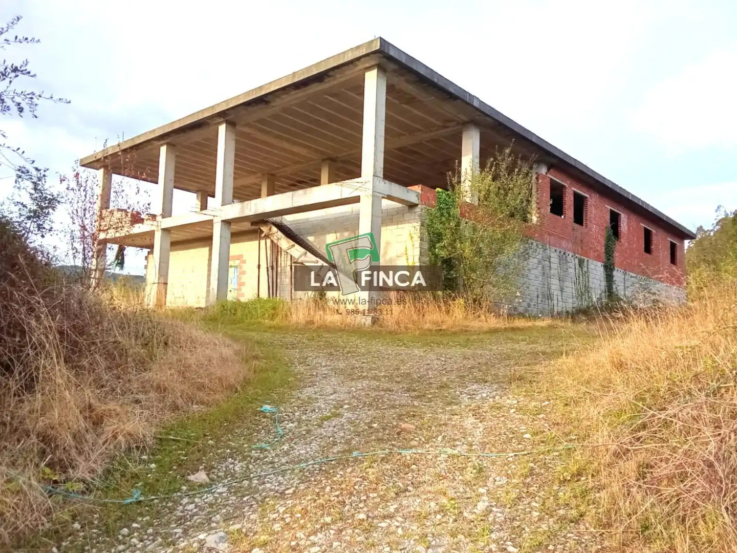 Gebäude zum Verkauf in Salas