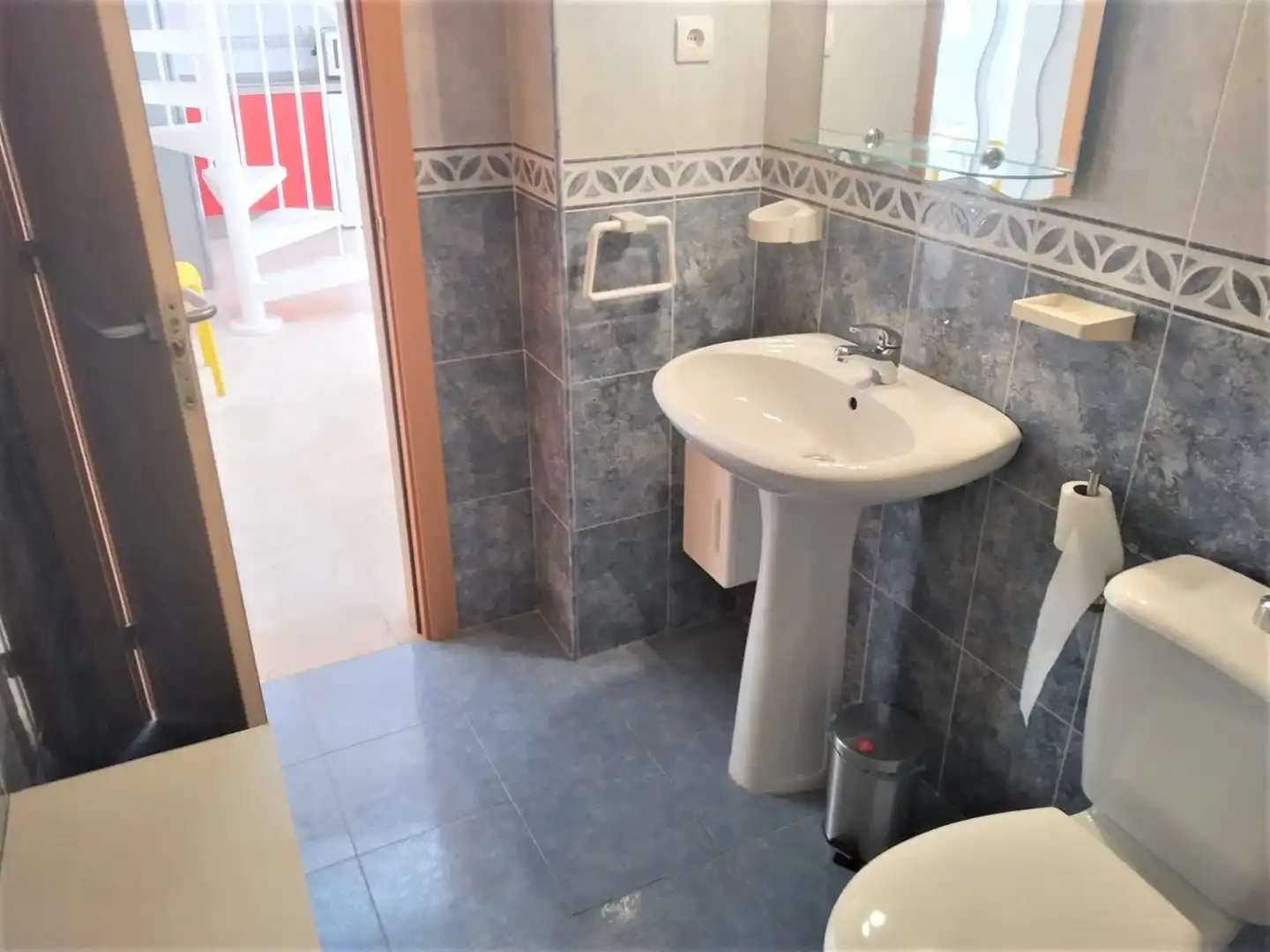 Bathroom of Attic for sale in Málaga  with Air Conditioner, Terrace and Furnished
