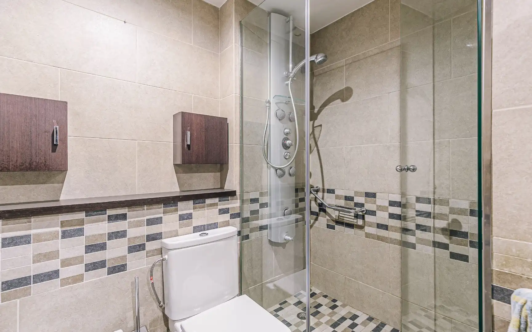 Baño de Piso en venta en Barcelona con Aire acondicionado, Amueblado y Balcón