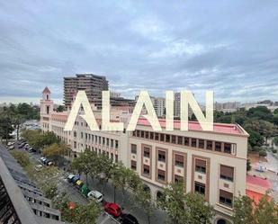 Vista exterior de Pis de lloguer en  Valencia Capital amb Terrassa i Balcó