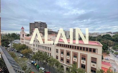 Vista exterior de Pis de lloguer en  Valencia Capital amb Terrassa i Balcó