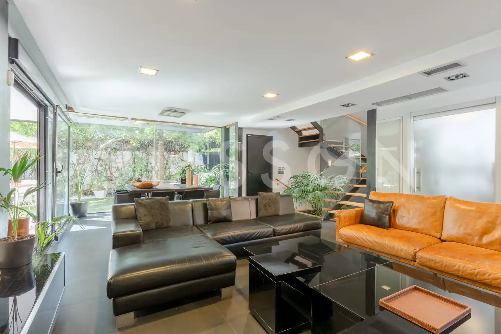 Sala de estar de Casa o chalet en venta en Madrid con Aire acondicionado, Calefacción y Jardín privado