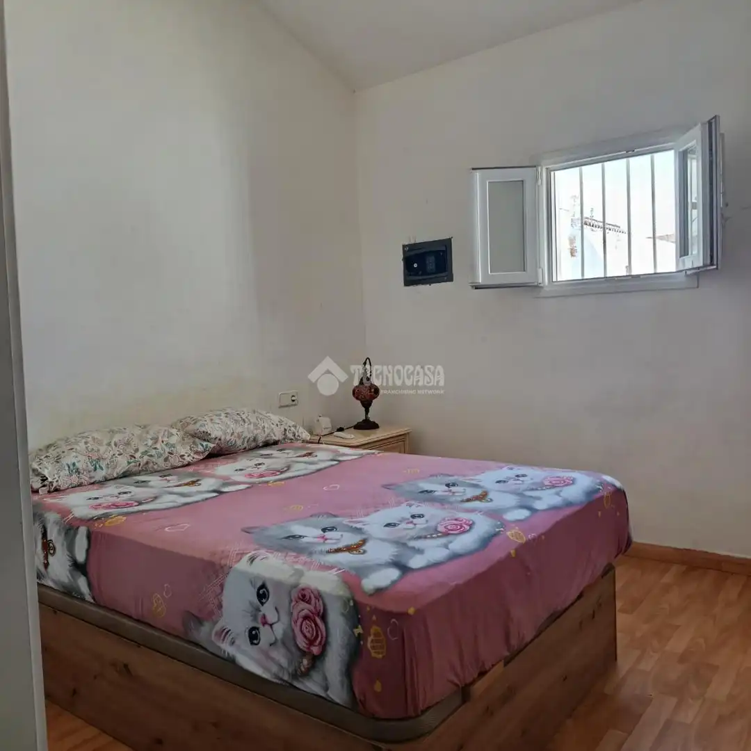 Habitación de Casa adosada en venta en Pilas con Aire acondicionado y Amueblado