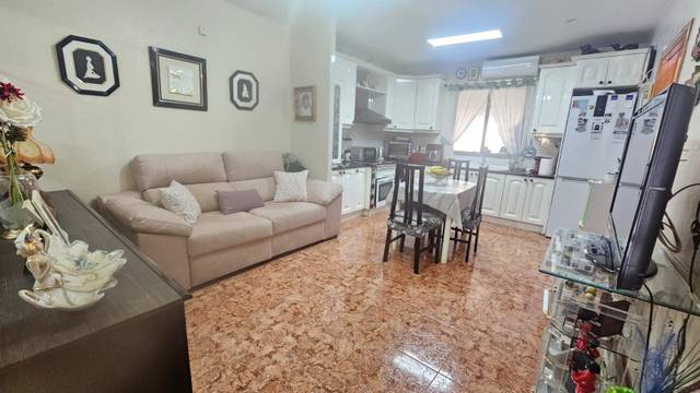 Casa adosada en Venta en Rodrigo de Triana en Adra