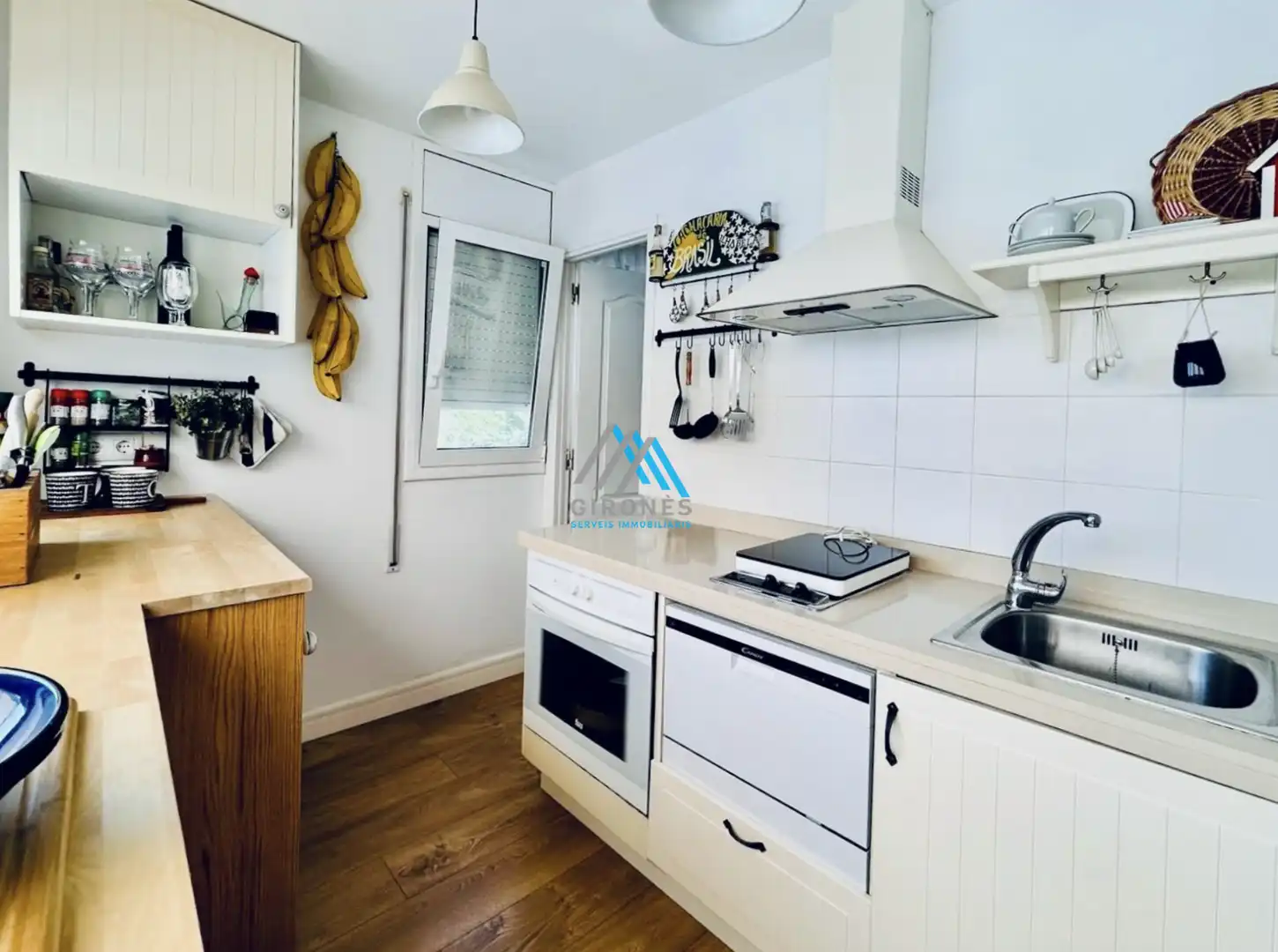 Cuina de Apartament de lloguer en Santa Cristina d'Aro amb Parquet i Terrassa