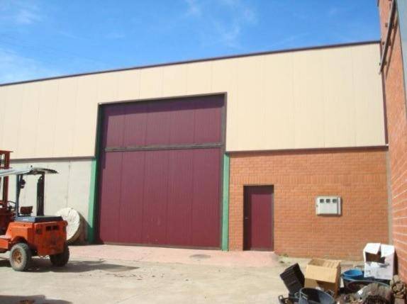 Nave industrial en Venta en Valdefresno