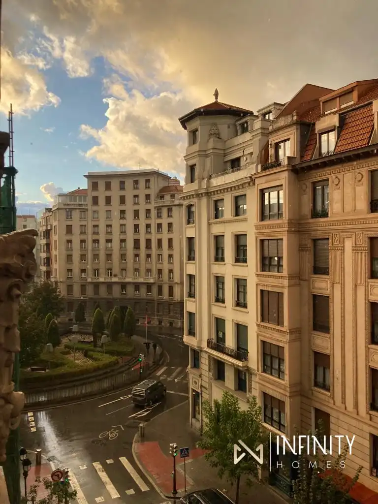 Außenansicht von Wohnung zur Miete in Bilbao  mit Heizung