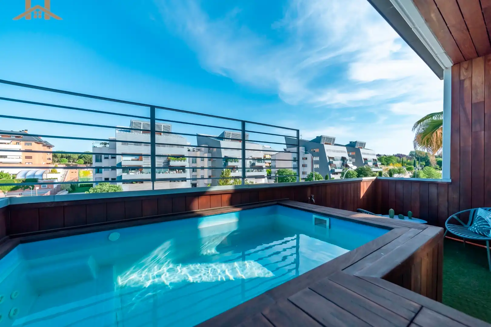 Piscina de Dúplex en venta en Majadahonda con Aire acondicionado, Calefacción y Terraza
