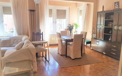 Living room of Apartment for sale in  Logroño