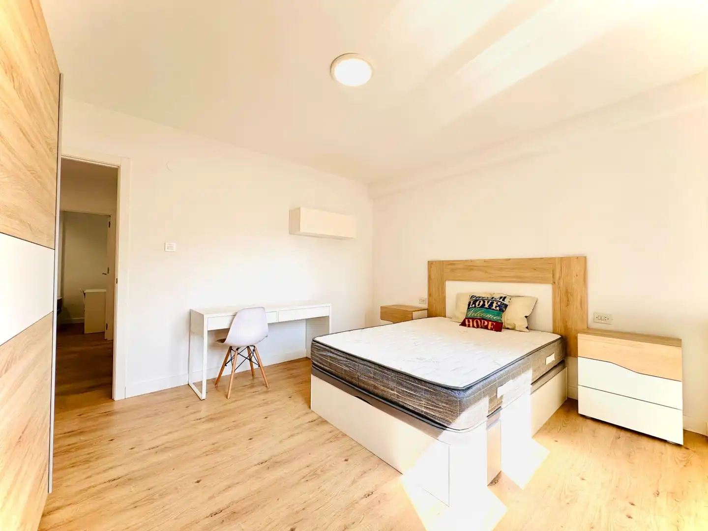 Room in Calle FRAY JUAN SANCHEZ COTAN, Cartuja