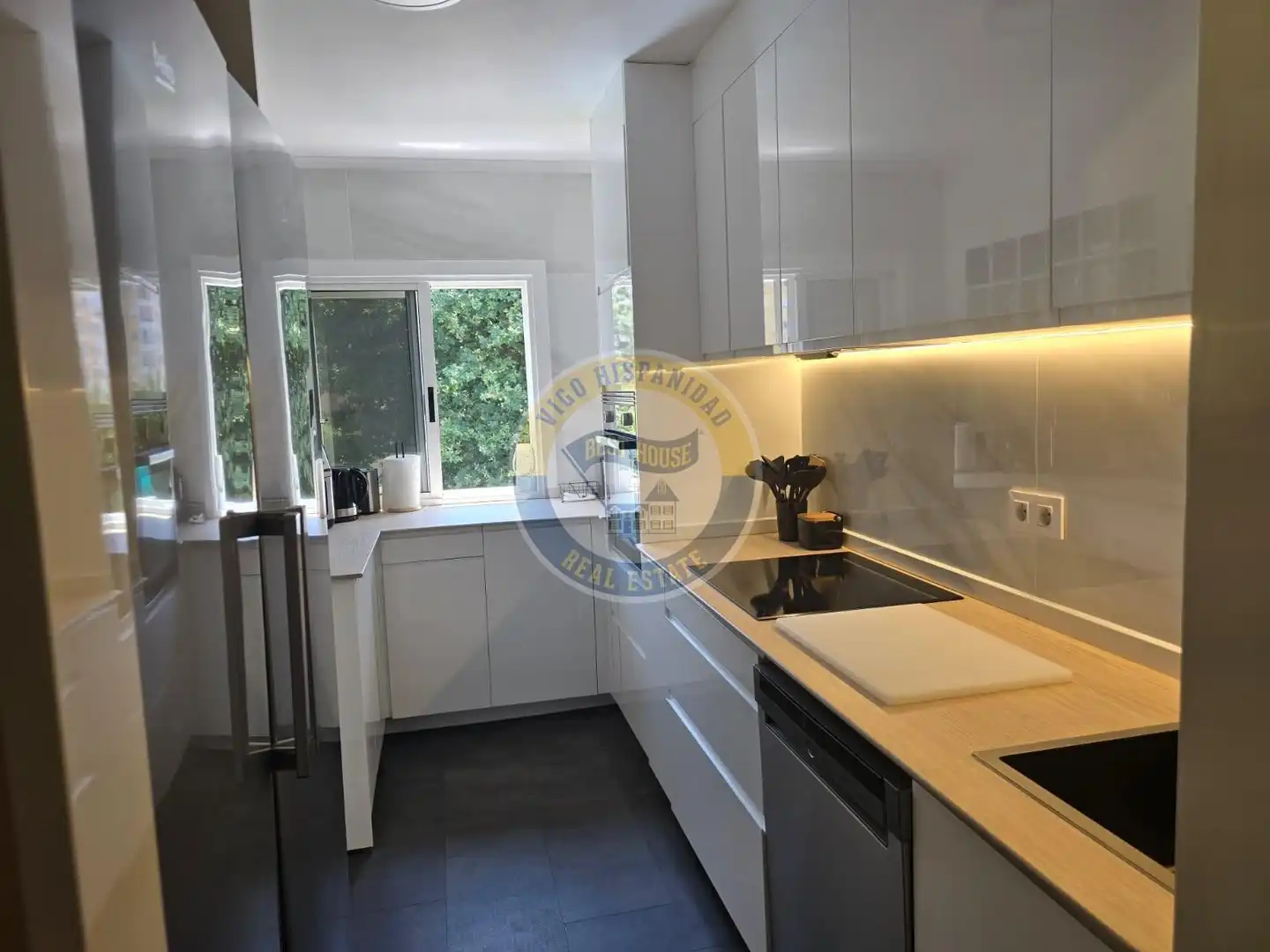 Kitchen of Flat for sale in Vigo   with Terrace and Furnished
