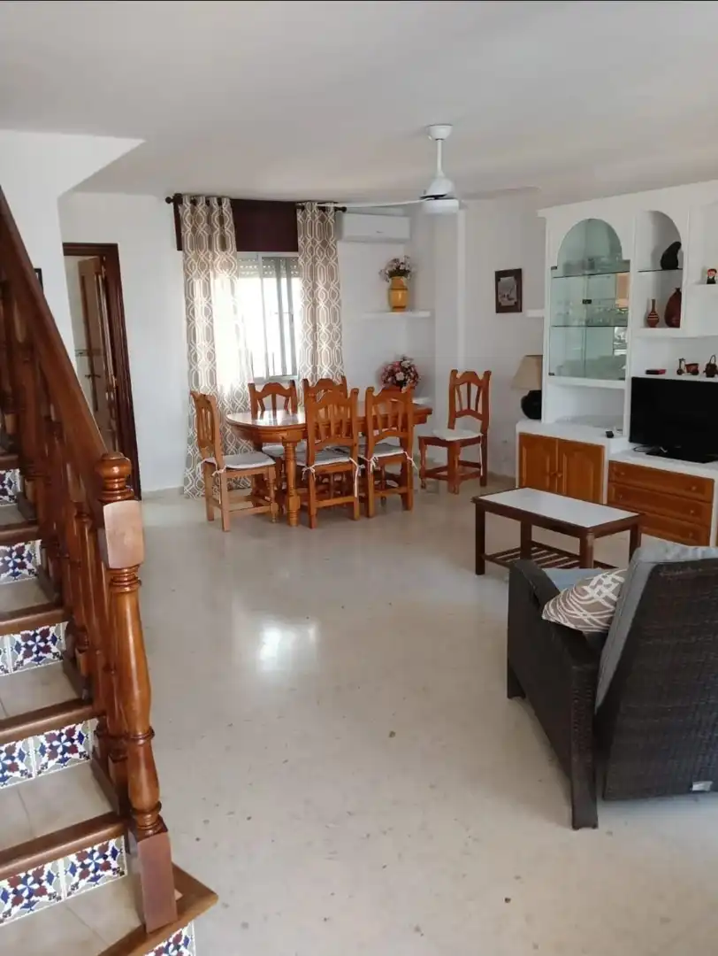 Menjador de Casa o xalet de lloguer en Vélez-Málaga amb Aire condicionat, Terrassa i Moblat