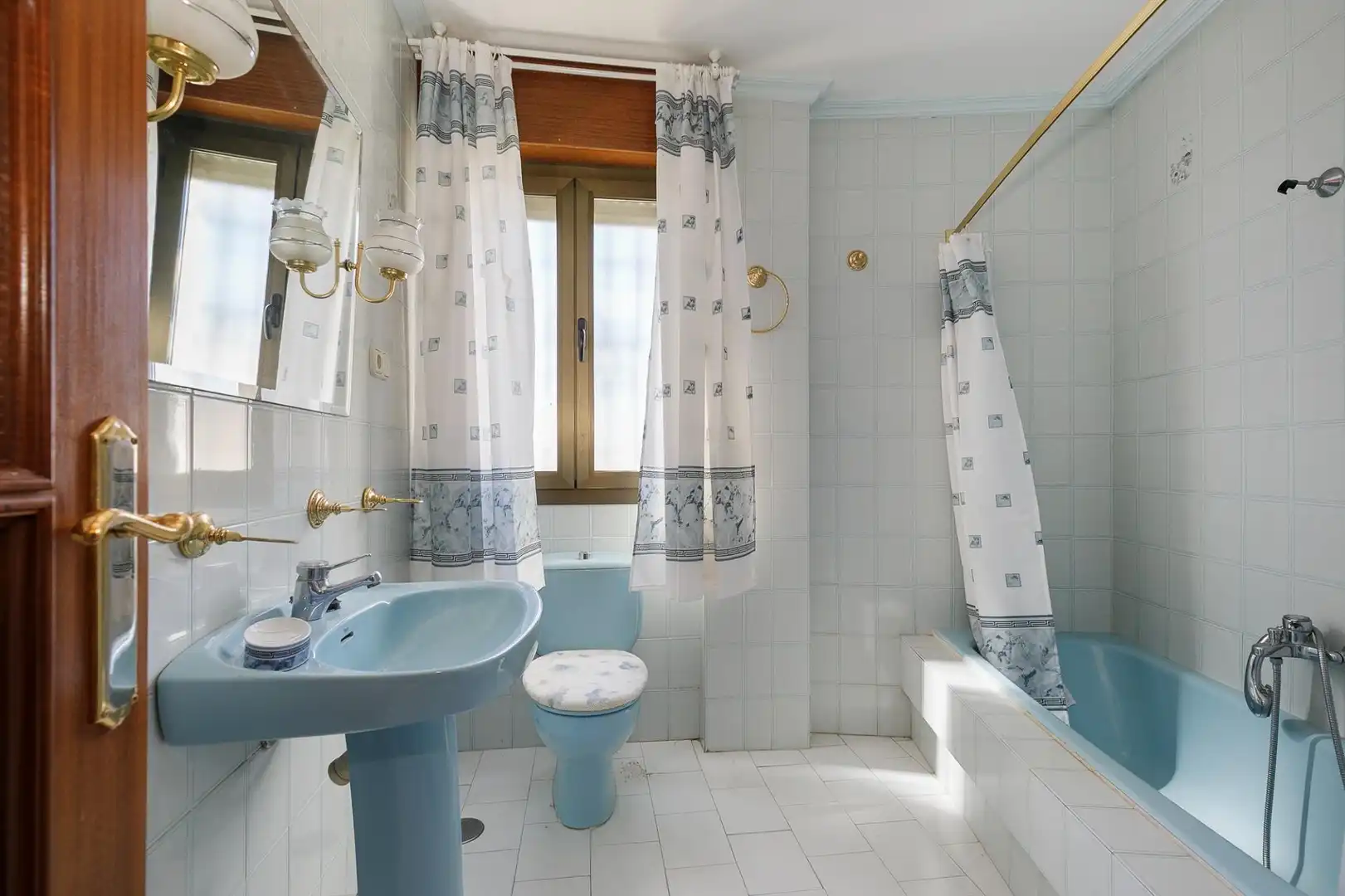 Bathroom of Houses for sale in Almuñécar  with Air Conditioner, Private garden and Terrace
