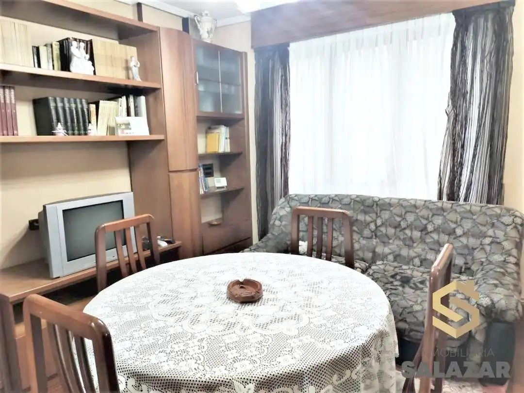 Sala d'estar de Pis de lloguer en Bilbao  amb Calefacció, Terrassa i Balcó