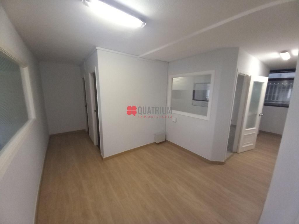 Office to rent in Santiago de Compostela 