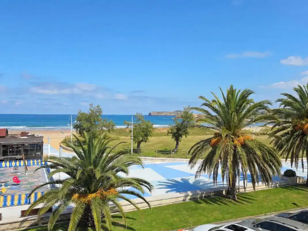 Vista exterior de Apartament de lloguer en Suances amb Moblat i Balcó