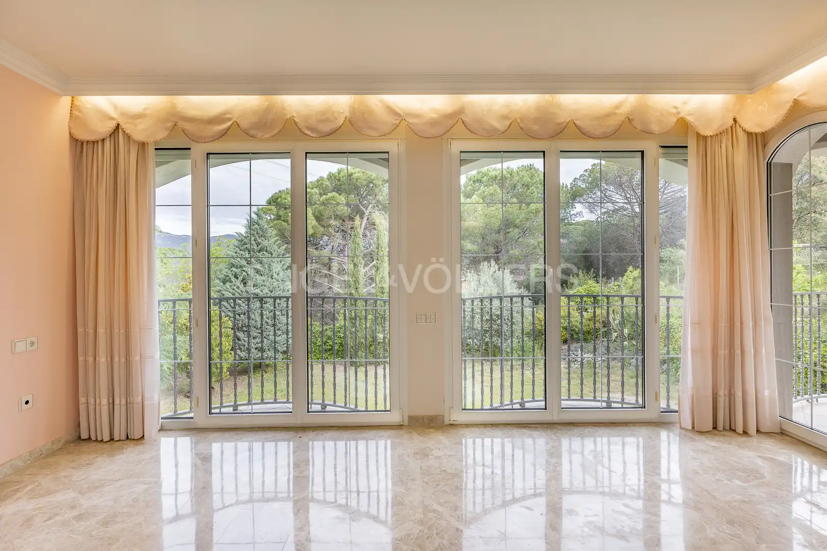 Sala d'estar de Casa o xalet en venda en La Garriga amb Aire condicionat, Calefacció i Jardí privat