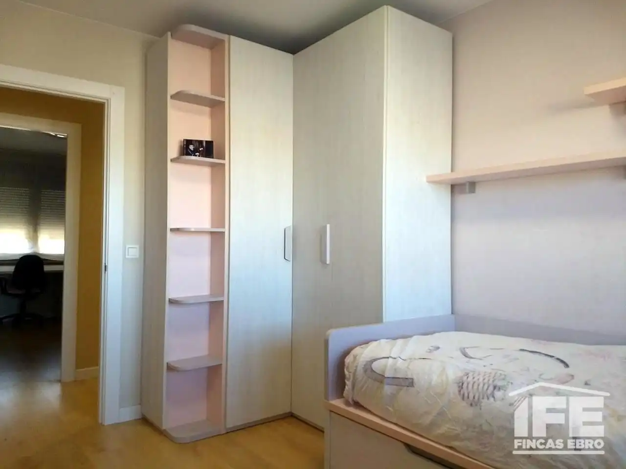 Dormitori de Casa o xalet en venda en Alagón amb Aire condicionat, Calefacció i Jardí privat