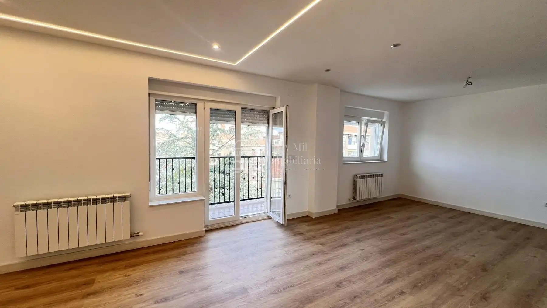 Schlafzimmer von Wohnung zur Miete in Salamanca mit Heizung, Terrasse und Balkon
