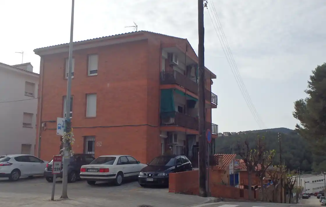 Pis en venda a Anselm Clave