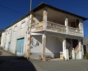 Vista exterior de Casa o xalet en venda en Fabero amb Terrassa