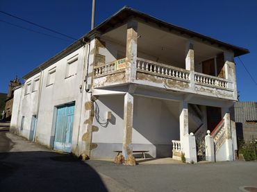 Casa en venda a Fabero