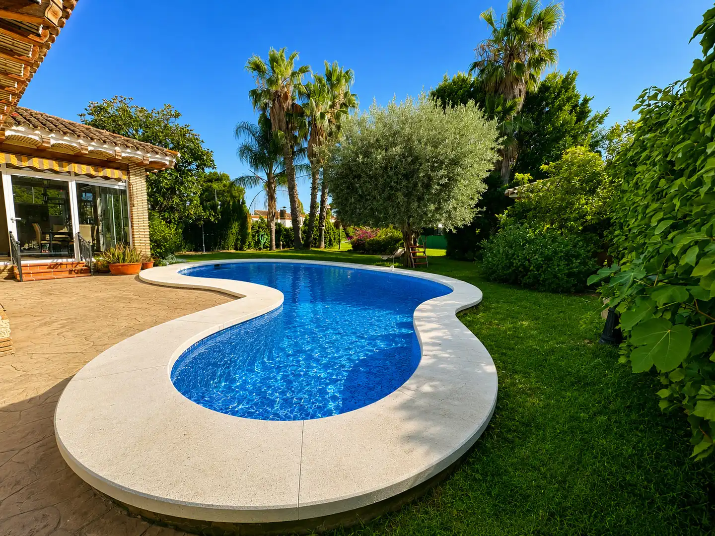 Piscina de Casa o xalet de lloguer en L'Eliana amb Aire condicionat, Calefacció i Jardí privat