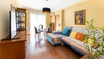 Living room of Flat for sale in  Granada Capital  with Terrace and Balcony