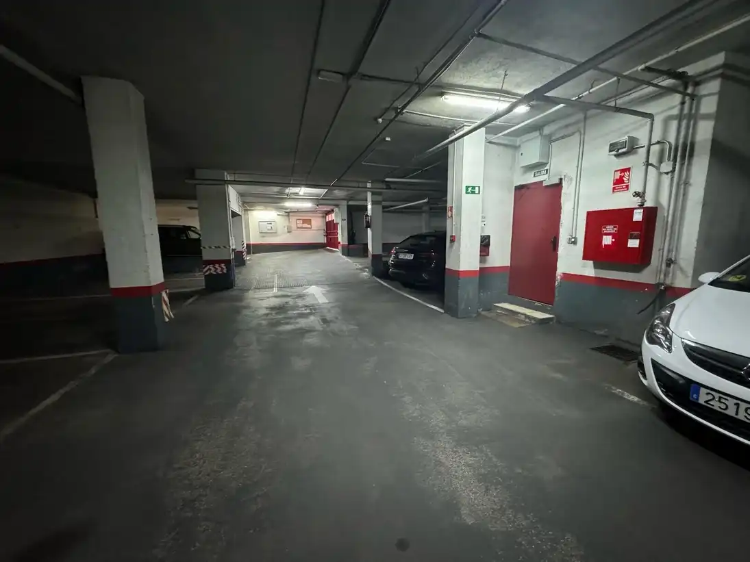 Einzelparkplatz mit Aufzug zum Verkauf in Calle de Boltaña, imagen 3