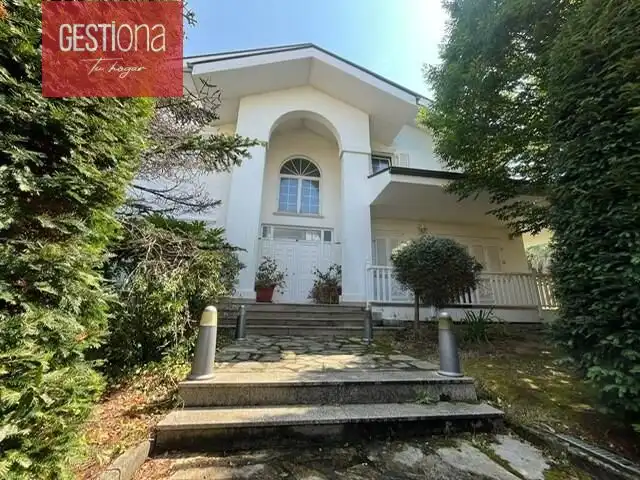 Vista exterior de Casa o xalet en venda en Noja amb Calefacció, Jardí privat i Terrassa