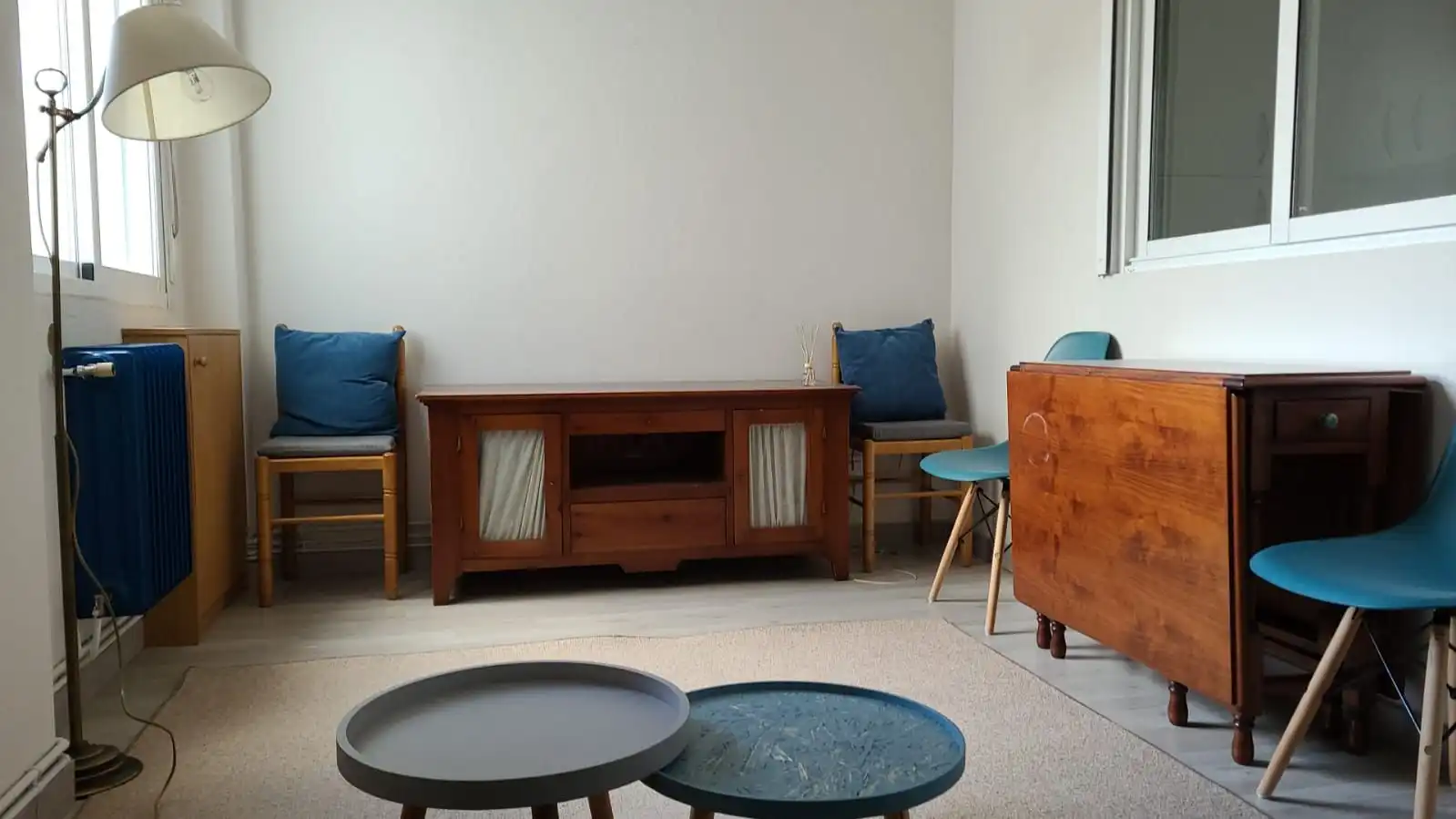 Living room of Apartments for rent in Santiago de Compostela   with Heating, Parquet flooring and Washing machine