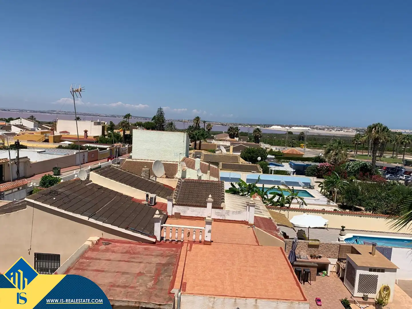 Chalet con piscina en venta en Los Balcones - Los Altos, imagen 17