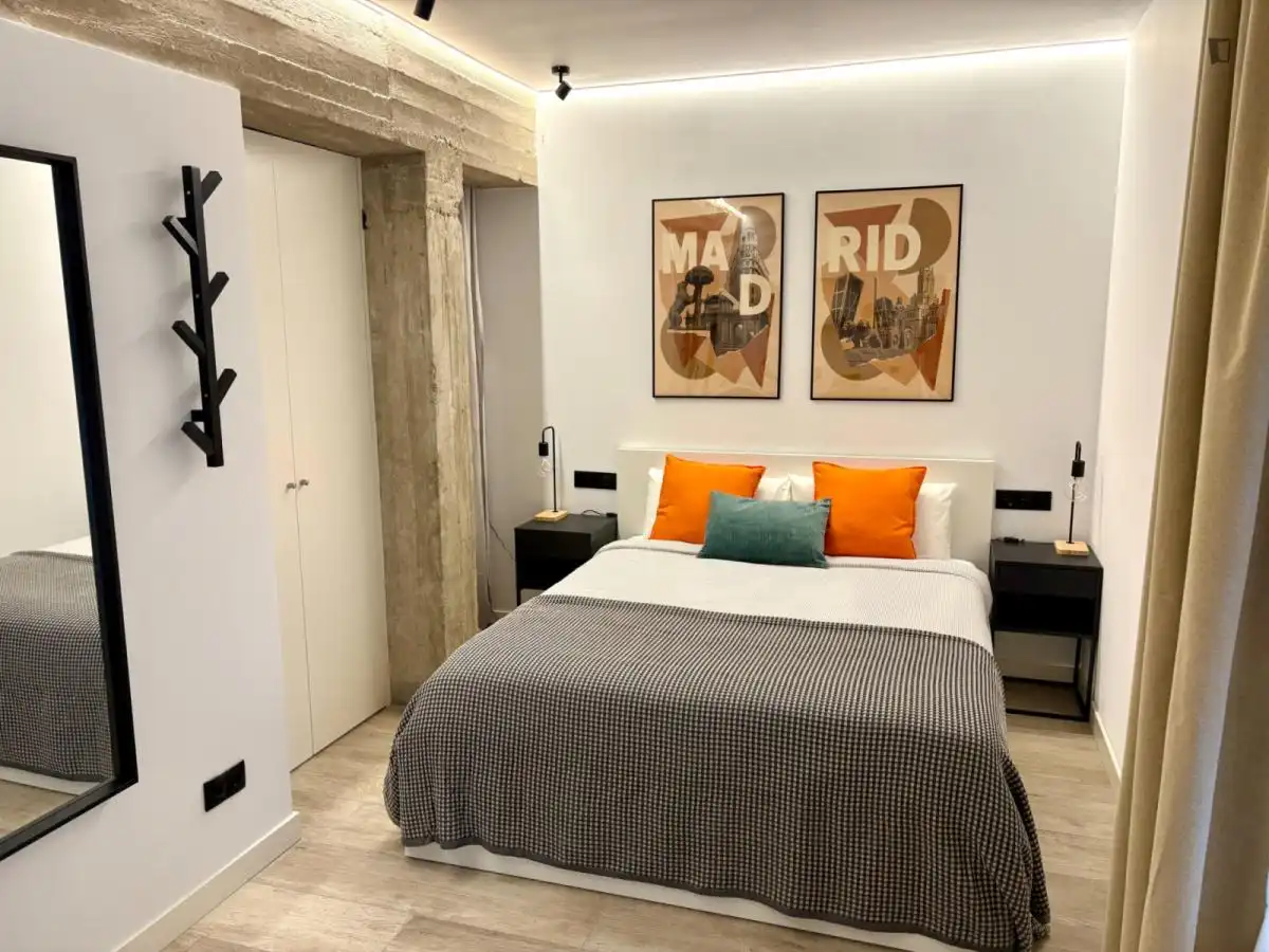 Habitación de Apartamento de alquiler en Madrid con Amueblado, Horno y Lavadora