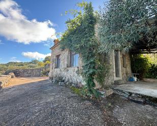 Vista exterior de Casa o xalet en venda en Montánchez amb Jardí privat