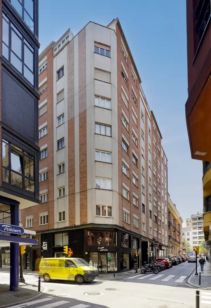 Vista exterior de Piso en venta en Gijón  con Calefacción